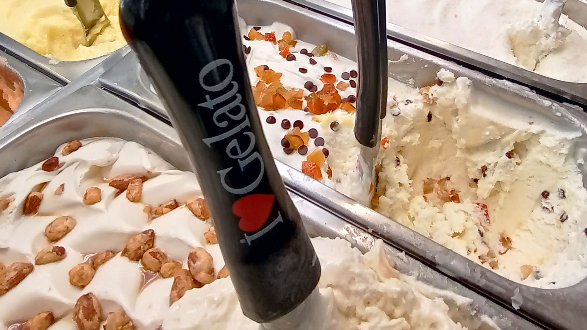 Bar Gelateria Nettuno Salerno - Bancone I Love